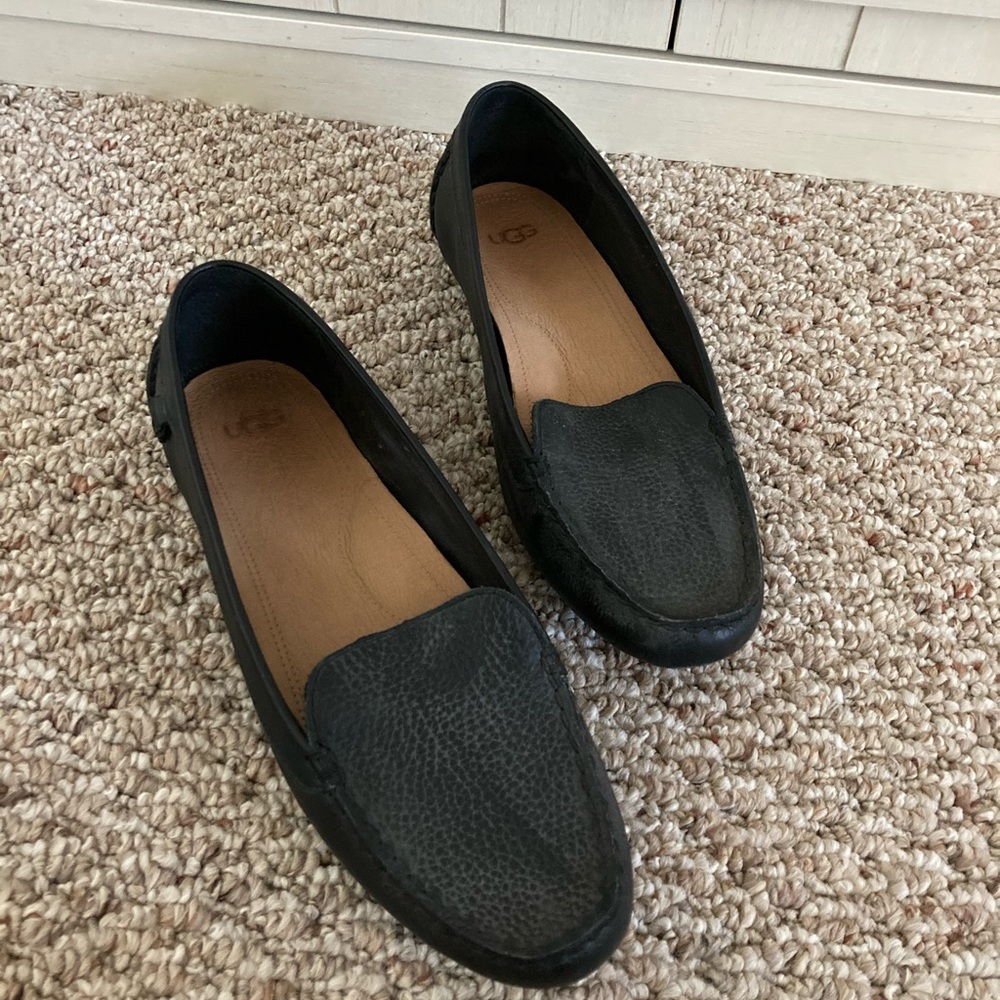 UGG Loafers 🖤
